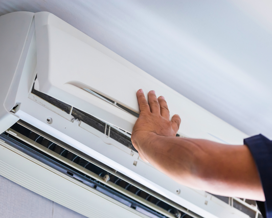 L'importance du nettoyage des climatiseurs muraux et des thermopompes pour un été confortable à la maison